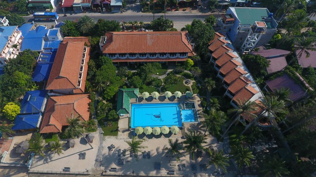 Dynasty Mui Ne Beach Resort Phan Thiet Exterior photo