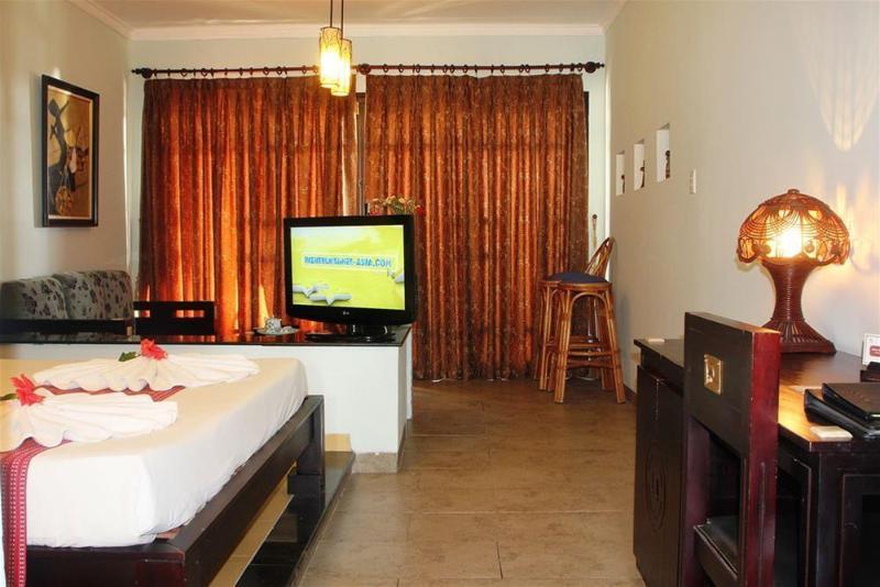 Dynasty Mui Ne Beach Resort Phan Thiet Exterior photo